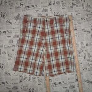 33 - Vintage Y2K Hollister CA surf plaid 2000s Chino shorts